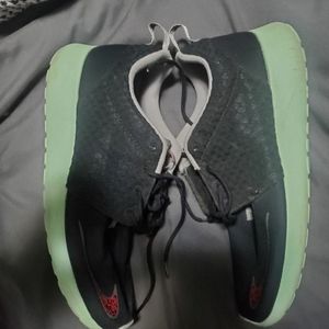 Nike roshe yeezy